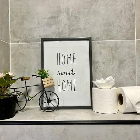 Appartamento Avec Parking Privé Et Lave-linge, Coeur De *